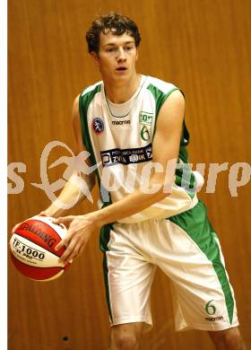 Basketball Kaerntner Liga. KOS gegen ABC Villach. Matej Smrtnik (KOS). Klagenfurt, am 13.11.2008.
Foto: Kuess

---
pressefotos, pressefotografie, kuess, qs, qspictures, sport, bild, bilder, bilddatenbank