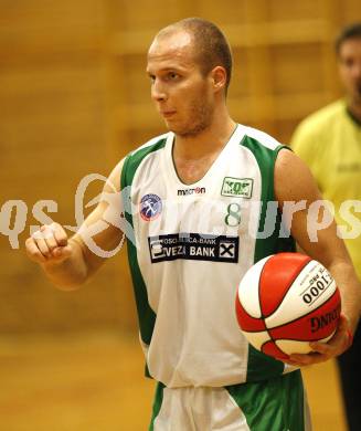 Basketball Kaerntner Liga. KOS gegen ABC Villach. Davor Sattler (KOS). Klagenfurt, am 13.11.2008.
Foto: Kuess

---
pressefotos, pressefotografie, kuess, qs, qspictures, sport, bild, bilder, bilddatenbank