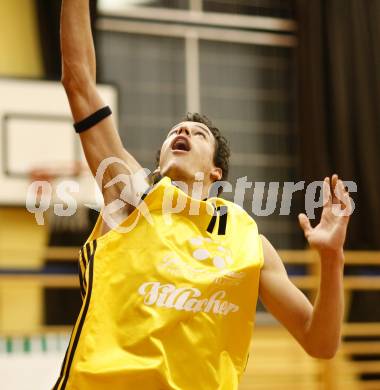 Basketball Kaerntner Liga. KOS gegen ABC Villach. Thobias Koroschitz (Villach). Klagenfurt, am 13.11.2008.
Foto: Kuess

---
pressefotos, pressefotografie, kuess, qs, qspictures, sport, bild, bilder, bilddatenbank