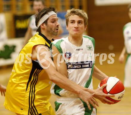 Basketball Kaerntner Liga. KOS gegen ABC Villach. Fabian Gallob (KOS),  Niki Lackner (Villach). Klagenfurt, am 13.11.2008.
Foto: Kuess

---
pressefotos, pressefotografie, kuess, qs, qspictures, sport, bild, bilder, bilddatenbank