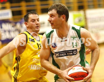 Basketball Kaerntner Liga. KOS gegen ABC Villach. Juergen Mader (KOS), Brane Kosir (Villach). Klagenfurt, am 13.11.2008.
Foto: Kuess

---
pressefotos, pressefotografie, kuess, qs, qspictures, sport, bild, bilder, bilddatenbank