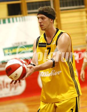 Basketball Kaerntner Liga. KOS gegen ABC Villach. Markus Pachernig (Villach). Klagenfurt, am 13.11.2008.
Foto: Kuess

---
pressefotos, pressefotografie, kuess, qs, qspictures, sport, bild, bilder, bilddatenbank