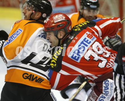 EBEL. Eishockey Bundesliga. KAC gegen  EC GRAZ 99ers. SHANTZ Jeffery (KAC), Greg Day (Graz). Klagenfurt, am 16.11.2008.
Foto: Kuess 

---
pressefotos, pressefotografie, kuess, qs, qspictures, sport, bild, bilder, bilddatenbank