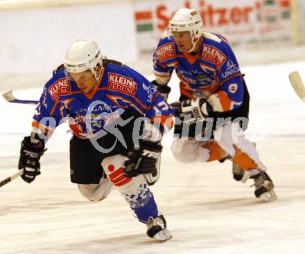 Eishockey CHL Carinthian Hokey League. Testspiel  1. EHC Althofen gegen Gummern. Gabriel Adler, Manuel Urschitz (Gummern). Althofen, am 15.11.2008.
Foto: Kuess 

---
pressefotos, pressefotografie, kuess, qs, qspictures, sport, bild, bilder, bilddatenbank