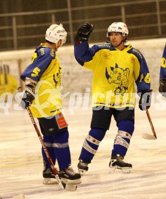 Eishockey CHL Carinthian Hokey League. Testspiel  1. EHC Althofen gegen Gummern. Torjubel Christian Popatnig, Andreas Ullrich  (Althofen). Althofen, am 15.11.2008.
Foto: Kuess 

---
pressefotos, pressefotografie, kuess, qs, qspictures, sport, bild, bilder, bilddatenbank