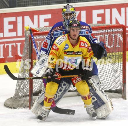 EBEL. Eishockey Bundesliga. EC Pasut VSV gegen EV Vienna Capitals. PROHASKA Gert (VSV), ROTTER Rafael (Capitals). Villach, am 21.11.2008.
Foto: Kuess

---
pressefotos, pressefotografie, kuess, qs, qspictures, sport, bild, bilder, bilddatenbank