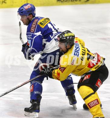 EBEL. Eishockey Bundesliga. EC Pasut VSV gegen EV Vienna Capitals. CAVANAUGH Dan (VSV), GALLANT Trevor (Capitals). Villach, am 21.11.2008.
Foto: Kuess

---
pressefotos, pressefotografie, kuess, qs, qspictures, sport, bild, bilder, bilddatenbank