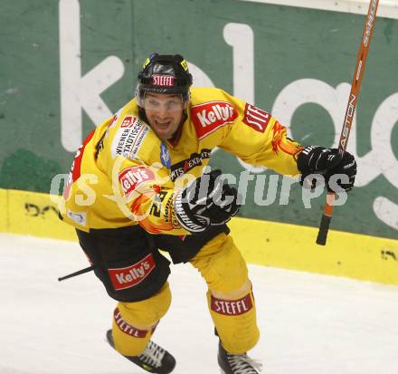 EBEL. Eishockey Bundesliga. EC Pasut VSV gegen EV Vienna Capitals. Torjubel BJORNLIE Dan (Capitals). Villach, am 21.11.2008.
Foto: Kuess

---
pressefotos, pressefotografie, kuess, qs, qspictures, sport, bild, bilder, bilddatenbank