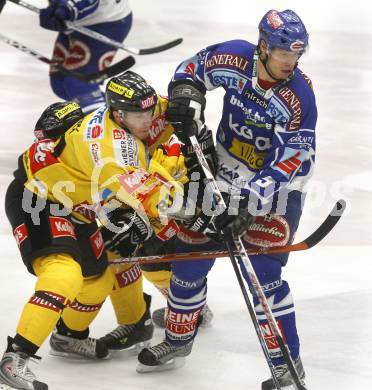 EBEL. Eishockey Bundesliga. EC Pasut VSV gegen EV Vienna Capitals. RAFFL Thomas (VSV), DOLEZAL Christian (Capitals). Villach, am 21.11.2008.
Foto: Kuess

---
pressefotos, pressefotografie, kuess, qs, qspictures, sport, bild, bilder, bilddatenbank