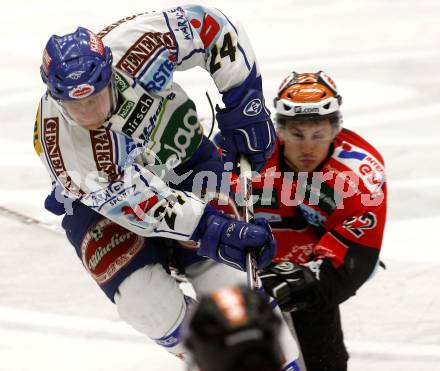 EBEL. Eishockey Bundesliga. EC Pasut VSV gegen HC TWK Innsbruck "Die Haie". Guenther Lanzinger,  (VSV), Dustin Johner (Innsbruck). Villach, am 25.11.2008.
Foto: Kuess 

---
pressefotos, pressefotografie, kuess, qs, qspictures, sport, bild, bilder, bilddatenbank