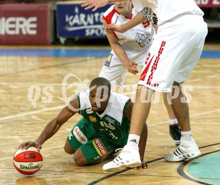 Basketball Bundesliga. Woerthersee Piraten gegen Traiskirchen Lions. Tim Burnette (Piraten). Klagenfurt, am 24.11.2008.
Foto: Nadja Kuess
---
pressefotos, pressefotografie, kuess, qs, qspictures, sport, bild, bilder, bilddatenbank