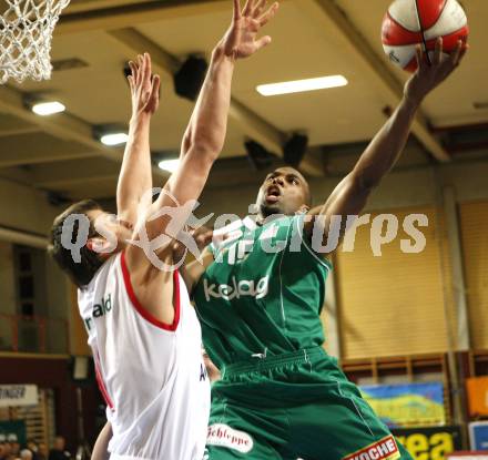 Basketball Bundesliga. Woerthersee Piraten gegen Traiskirchen Lions. Tim Burnette (Piraten). Klagenfurt, am 24.11.2008.
Foto: Kuess
---
pressefotos, pressefotografie, kuess, qs, qspictures, sport, bild, bilder, bilddatenbank