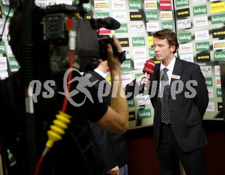 Basketball Bundesliga. Kelag Woerthersee Piraten gegen Traiskirchen Lions. Trainer Matthias Fischer (Piraten) beim Interview. Klagenfurt, am 24.11.2008.
Foto: Kuess 

---
pressefotos, pressefotografie, kuess, qs, qspictures, sport, bild, bilder, bilddatenbank