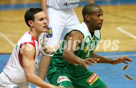 Basketball Bundesliga. Kelag Woerthersee Piraten gegen Traiskirchen Lions. Tim Burnette (Piraten) Benedikt Danek (Traiskirchen). Klagenfurt, am 24.11.2008.
Foto: Nadja Kuess

---
pressefotos, pressefotografie, kuess, qs, qspictures, sport, bild, bilder, bilddatenbank