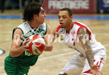 Basketball Bundesliga. Kelag Woerthersee Piraten gegen Traiskirchen Lions. Andreas Kuttnig (Piraten) Deven Anthony Mitchell (Traiskirchen). Klagenfurt, am 24.11.2008.
Foto: Nadja Kuess

---
pressefotos, pressefotografie, kuess, qs, qspictures, sport, bild, bilder, bilddatenbank