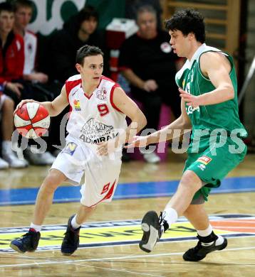 Basketball Bundesliga. Kelag Woerthersee Piraten gegen Traiskirchen Lions. Erik Rhinehart (Piraten) Benedikt Danek (Traiskirchen). Klagenfurt, am 24.11.2008.
Foto: Nadja Kuess

---
pressefotos, pressefotografie, kuess, qs, qspictures, sport, bild, bilder, bilddatenbank