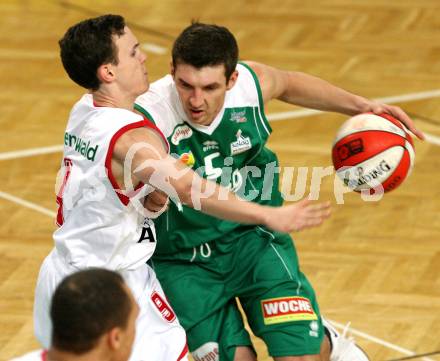 Basketball Bundesliga. Woerthersee Piraten gegen Traiskirchen Lions. Selmir Husanovic (Piraten), Benedikt Danek (Traiskirchen). Klagenfurt, am 24.11.2008.
Foto: Nadja Kuess
---
pressefotos, pressefotografie, kuess, qs, qspictures, sport, bild, bilder, bilddatenbank