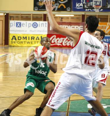 Basketball Bundesliga. Kelag Woerthersee Piraten gegen Traiskirchen Lions. Tim Burnette (Piraten). Klagenfurt, am 24.11.2008.
Foto: Kuess 

---
pressefotos, pressefotografie, kuess, qs, qspictures, sport, bild, bilder, bilddatenbank