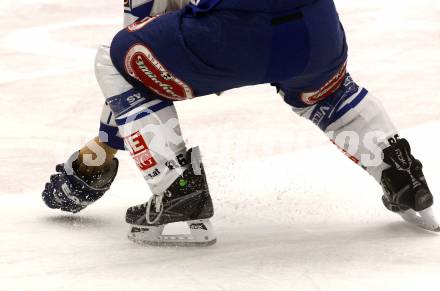 EBEL. Eishockey Bundesliga. EC Pasut VSV gegen HC TWK Innsbruck "Die Haie". Eislaeufer, Handschuh, Jonathan Ferland (VSV), (Innsbruck). Villach, am 25.11.2008.
Foto: Kuess 

---
pressefotos, pressefotografie, kuess, qs, qspictures, sport, bild, bilder, bilddatenbank