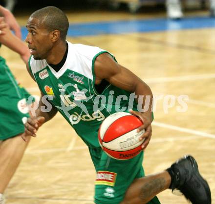 Basketball Bundesliga. Kelag Woerthersee Piraten gegen Traiskirchen Lions. Tim Burnette (Piraten). Klagenfurt, am 24.11.2008.
Foto: Nadja Kuess
---
pressefotos, pressefotografie, kuess, qs, qspictures, sport, bild, bilder, bilddatenbank