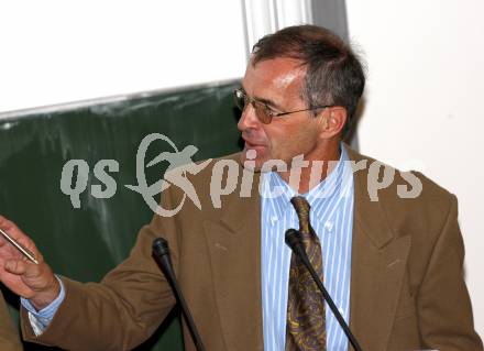 Universitaetssportinstitut. USI. Doping im Sport.  Andreas Schwab. Klagenfurt, am 26.11.2008.
Foto: Kuess
---
pressefotos, pressefotografie, kuess, qs, qspictures, sport, bild, bilder, bilddatenbank