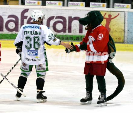 EBEL. Eishockey Bundesliga. KAC gegen  HDD TILIA Olimpija Ljubljana. PETRILAINEN Pasi mit KAC Maskottchen Crocs (Ljubljana). Klagenfurt, am 25.11.2008.
Foto: Nadja Kuess

---
pressefotos, pressefotografie, kuess, qs, qspictures, sport, bild, bilder, bilddatenbank