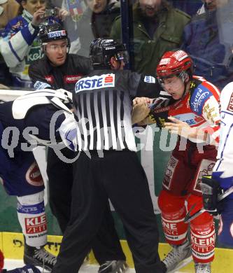 EBEL. Eishockey Bundesliga. EC Pasut VSV gegen EC KAC.  Jonathan Ferland (VSV), Johannes Reichel, (KAC). Villach, am 28.11.2008.
Foto: Kuess 
Foto: Kuess

---
pressefotos, pressefotografie, kuess, qs, qspictures, sport, bild, bilder, bilddatenbank