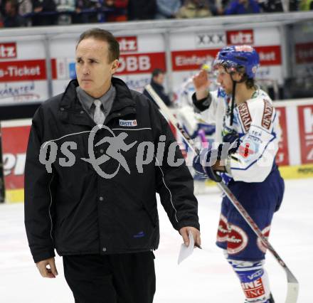 EBEL. Eishockey Bundesliga. EC Pasut VSV gegen EC KAC. Trainer Larry Huras, Wolfgang Kromp (VSV). Villach, am 28.11.2008.
Foto: Kuess 
Foto: Kuess

---
pressefotos, pressefotografie, kuess, qs, qspictures, sport, bild, bilder, bilddatenbank