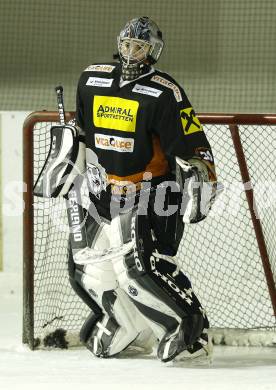 Eishockey. CHL Ost. VST Adler Wild Voelkermarkt gegen USC Velden. Markus Schmarl (Velden). Voelkermarkt, 29.11.2008
Foto: Kuess
---
pressefotos, pressefotografie, kuess, qs, qspictures, sport, bild, bilder, bilddatenbank