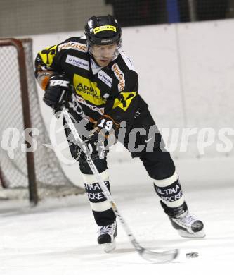 Eishockey. CHL Ost. VST Adler Wild Voelkermarkt gegen USC Velden. Daniel Ambrosch (Velden). Voelkermarkt, 29.11.2008
Foto: Kuess
---
pressefotos, pressefotografie, kuess, qs, qspictures, sport, bild, bilder, bilddatenbank