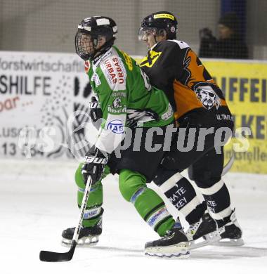 Eishockey. CHL Ost. VST Adler Wild Voelkermarkt gegen USC Velden. Benjamin Reichart (Voelkermarkt), Thomas Schellander (Velden). Voelkermarkt, 29.11.2008
Foto: Kuess
---
pressefotos, pressefotografie, kuess, qs, qspictures, sport, bild, bilder, bilddatenbank