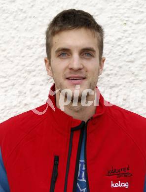 Kaernten Sport. Package Uebergabe. Huber Alexander (Volleyball). Forstsee, am 21.11.2008.
Foto: Kuess
---
pressefotos, pressefotografie, kuess, qs, qspictures, sport, bild, bilder, bilddatenbank