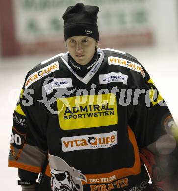 Eishockey. CHL Ost. VST Adler Wild Voelkermarkt gegen USC Velden. Florian Scherleitner (Velden). Voelkermarkt, 29.11.2008
Foto: Kuess
---
pressefotos, pressefotografie, kuess, qs, qspictures, sport, bild, bilder, bilddatenbank