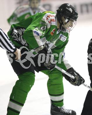 Eishockey. CHL Ost. VST Adler Wild Voelkermarkt gegen USC Velden. Florian Martin (Voelkermarkt). Voelkermarkt, 29.11.2008
Foto: Kuess
---
pressefotos, pressefotografie, kuess, qs, qspictures, sport, bild, bilder, bilddatenbank