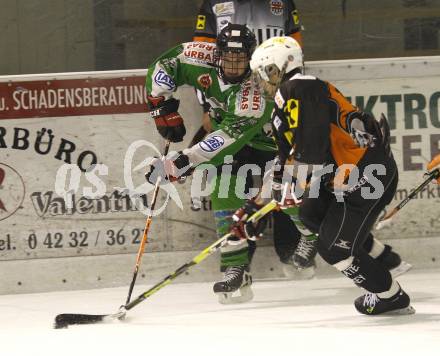 Eishockey. CHL Ost. VST Adler Wild Voelkermarkt gegen USC Velden. Timo Serno (Voelkermarkt), Anton Wrann (Velden). Voelkermarkt, 29.11.2008
Foto: Kuess
---
pressefotos, pressefotografie, kuess, qs, qspictures, sport, bild, bilder, bilddatenbank