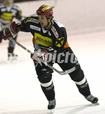 Eishockey. CHL Ost. VST Adler Wild Voelkermarkt gegen USC Velden. Grega Por (Velden). Voelkermarkt, 29.11.2008
Foto: Kuess
---
pressefotos, pressefotografie, kuess, qs, qspictures, sport, bild, bilder, bilddatenbank