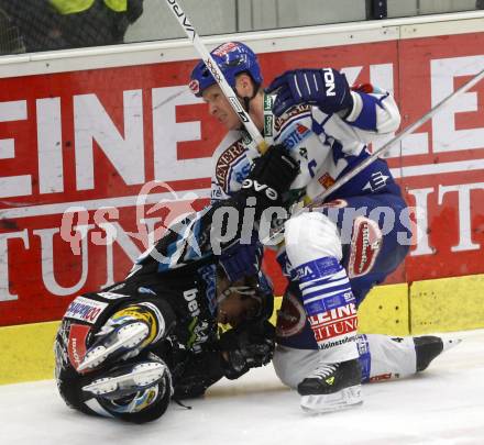 EBEL. Eishockey Bundesliga. EC Pasut VSV gegen EHC LIWEST Linz. Mike Stewart,  (VSV), Martin Grabher-Meier (Linz). Villach, am 30.11.2008.
Foto: Kuess 

---
pressefotos, pressefotografie, kuess, qs, qspictures, sport, bild, bilder, bilddatenbank