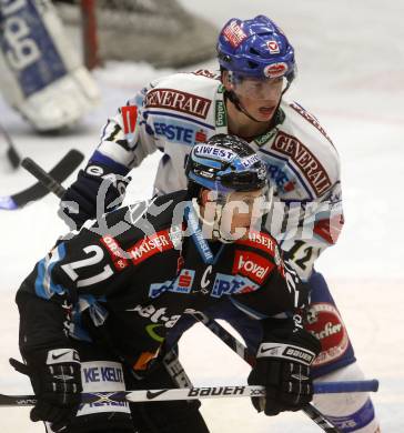 EBEL. Eishockey Bundesliga. EC Pasut VSV gegen EHC LIWEST Linz. Michael Raffl, (VSV),  Philipp Lukas (Linz). Villach, am 30.11.2008.
Foto: Kuess 

---
pressefotos, pressefotografie, kuess, qs, qspictures, sport, bild, bilder, bilddatenbank