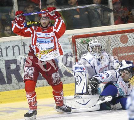 EBEL. Eishockey Bundesliga. KAC gegen Alba Volan. Gregor Hager (KAC), Zoltan Hetenyi (Alba Volan). Klagenfurt, am 2.12.2008.
Foto: Kuess 

---
pressefotos, pressefotografie, kuess, qs, qspictures, sport, bild, bilder, bilddatenbank