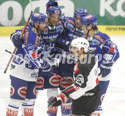 EBEL. Eishockey Bundesliga. EC Pasut VSV gegen HK Acroni Jesenice. Torjubel Justin Mapletoft, Martin Oraze, Dan Cavanaugh, Jonathan Ferland (VSV), (Jesenice). Villach, am 7.12.2008.
Foto: Kuess 


---
pressefotos, pressefotografie, kuess, qs, qspictures, sport, bild, bilder, bilddatenbank