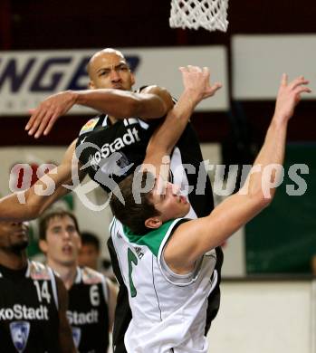 Basketball Bundesliga. Woerthersee Piraten gegen Guessing Knights.  Selmir Husanovic (Piraten).  Klagenfurt, 7.12.2008
Foto: Nadja Kuess

---
pressefotos, pressefotografie, kuess, qs, qspictures, sport, bild, bilder, bilddatenbank