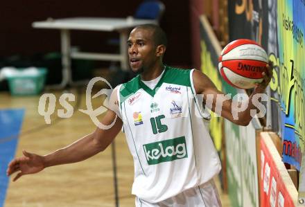 Basketball Bundesliga. Woerthersee Piraten gegen Guessing Knights.  Tim Burnette (Piraten).  Klagenfurt, 7.12.2008
Foto: Nadja Kuess

---
pressefotos, pressefotografie, kuess, qs, qspictures, sport, bild, bilder, bilddatenbank