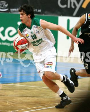 Basketball Bundesliga. Woerthersee Piraten gegen Guessing Knights.  Erik Rhinehart (Piraten).  Klagenfurt, 7.12.2008
Foto: Nadja Kuess

---
pressefotos, pressefotografie, kuess, qs, qspictures, sport, bild, bilder, bilddatenbank