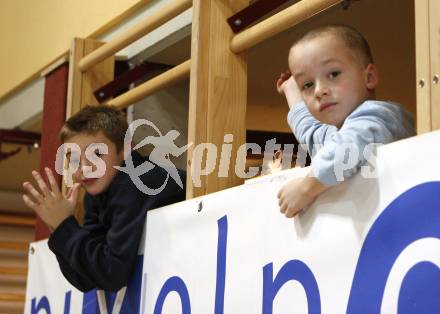 Basketball Bundesliga. Woerthersee Piraten gegen Guessing Knights.  Fans (Piraten).  Klagenfurt, 7.12.2008
Foto: Kuess

---
pressefotos, pressefotografie, kuess, qs, qspictures, sport, bild, bilder, bilddatenbank