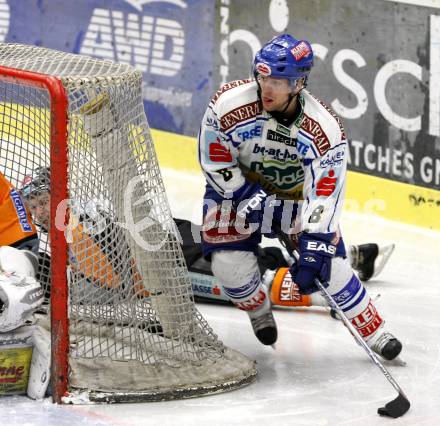 EBEL. Eishockey Bundesliga. EC Pasut VSV gegen Graz 99ers. Roland Kaspitz (VSV), Harry Lange (Graz). Villach, am 9.12.2008.
Foto: Nadja Kuess



---
pressefotos, pressefotografie, kuess, qs, qspictures, sport, bild, bilder, bilddatenbank