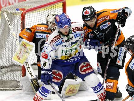 EBEL. Eishockey Bundesliga. EC Pasut VSV gegen Graz 99ers. Roland Kaspitz (VSV), Michael Stuart (Graz). Villach, am 9.12.2008.
Foto: Nadja Kuess



---
pressefotos, pressefotografie, kuess, qs, qspictures, sport, bild, bilder, bilddatenbank