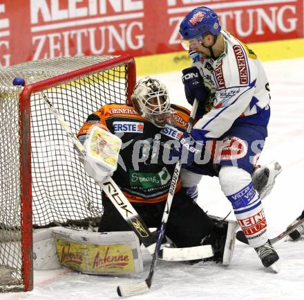 EBEL. Eishockey Bundesliga. EC Pasut VSV gegen Graz 99ers. Darell Scoville (VSV), Dov Grumet-Morris (Graz). Villach, am 9.12.2008.
Foto: Nadja Kuess



---
pressefotos, pressefotografie, kuess, qs, qspictures, sport, bild, bilder, bilddatenbank