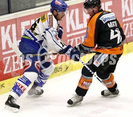 EBEL. Eishockey Bundesliga. EC Pasut VSV gegen Graz 99ers. Dan Cavanaugh (VSV), Jamie Mattie (Graz). Villach, am 9.12.2008.
Foto: Nadja Kuess



---
pressefotos, pressefotografie, kuess, qs, qspictures, sport, bild, bilder, bilddatenbank