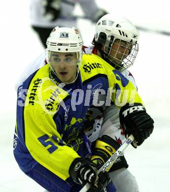 Eishockey. Kaerntner Liga. HCP Pubersdorf gegen Althofen.  (Pubersdorf), Nicolas Reisinger  (Althofen). Klagenfurt, 6.12.2008
Foto: Nadja Kuess 
---
pressefotos, pressefotografie, kuess, qs, qspictures, sport, bild, bilder, bilddatenbank