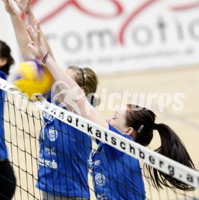 Volleyball Challenge Cup. ATSC Wildcats gegen Markopoulo (Griechenland).Christine Stuermer, Missie Stidham (Wildcats). Klagenfurt, am 11.12.2008.
Foto: Nadja Kuess 


---
pressefotos, pressefotografie, kuess, qs, qspictures, sport, bild, bilder, bilddatenbank